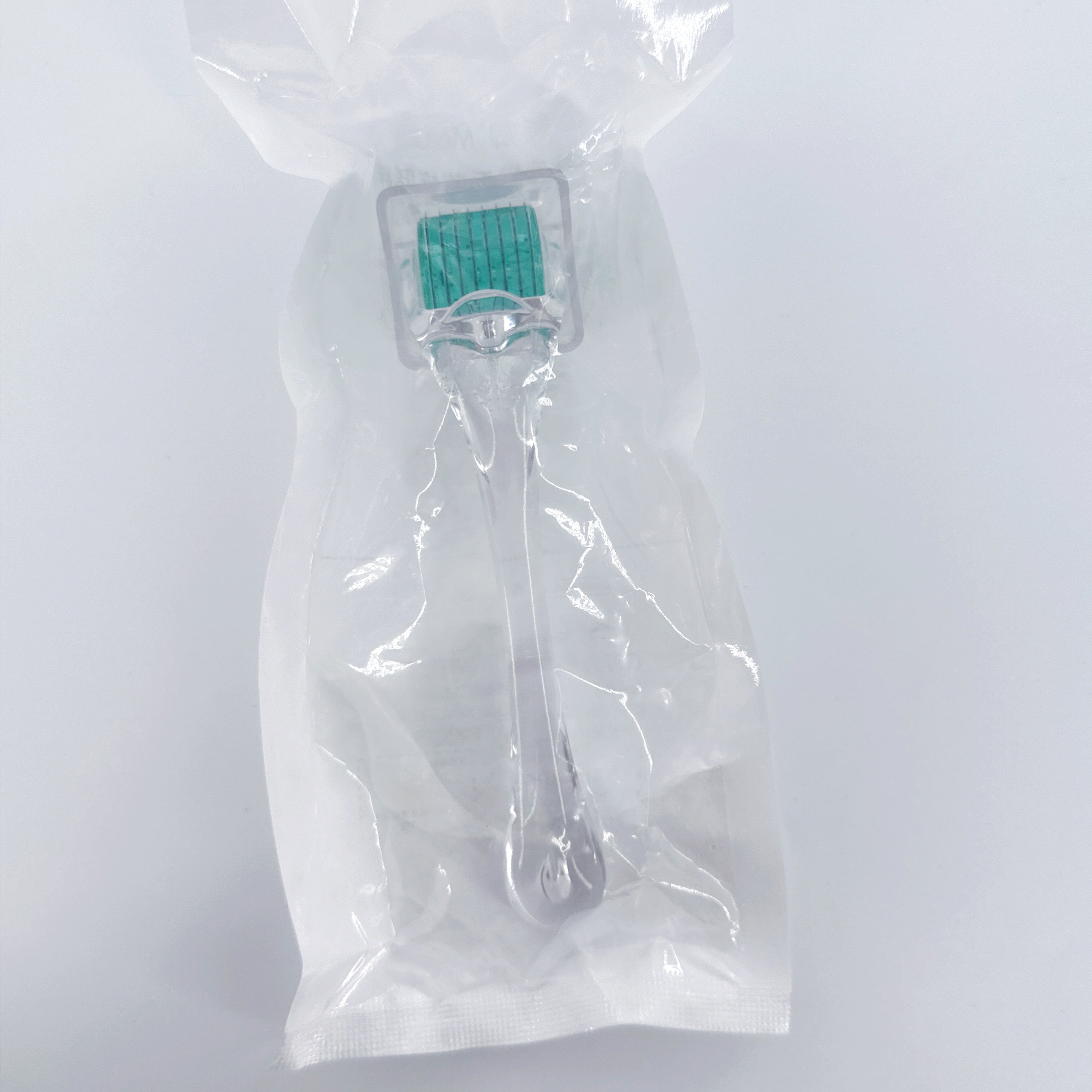 Type III Human-Like Collagen Solution with 0.75mm Dermal Roller Kit